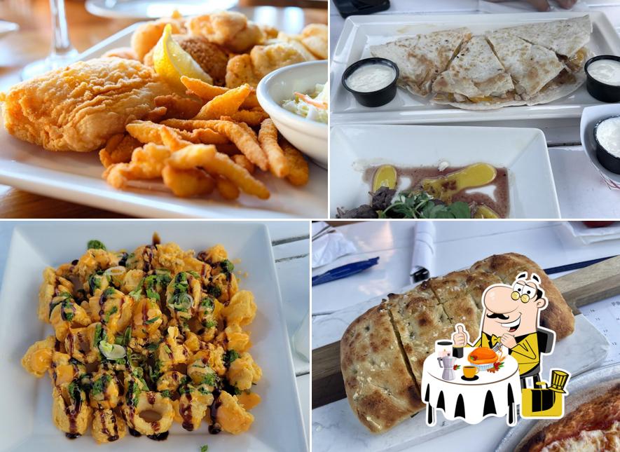 Water Street Bar & Grille, 4 Robbins Pkwy in Toms River Restaurant