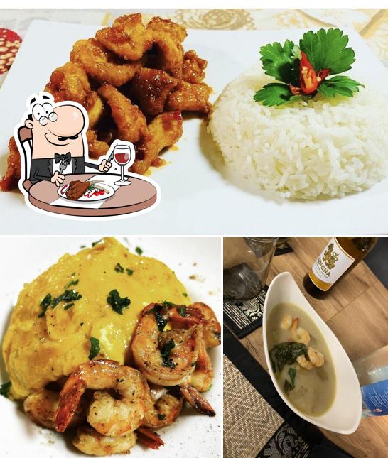 Ordina i un pasto a base di carne a Baan Kwang Home Restaurant