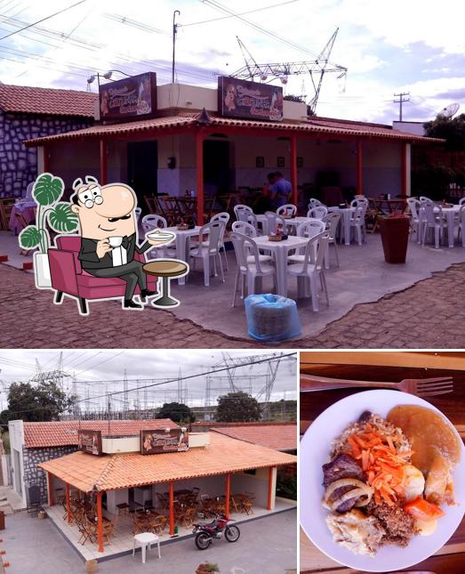 Confira a foto mostrando interior e exterior no Aleixo's Pub