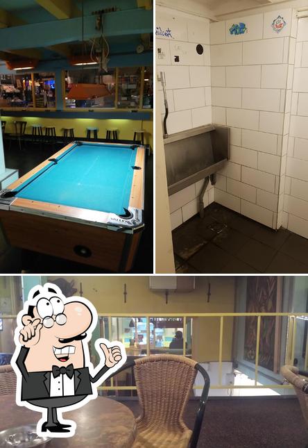 L'intérieur de Dees Coffeeshop