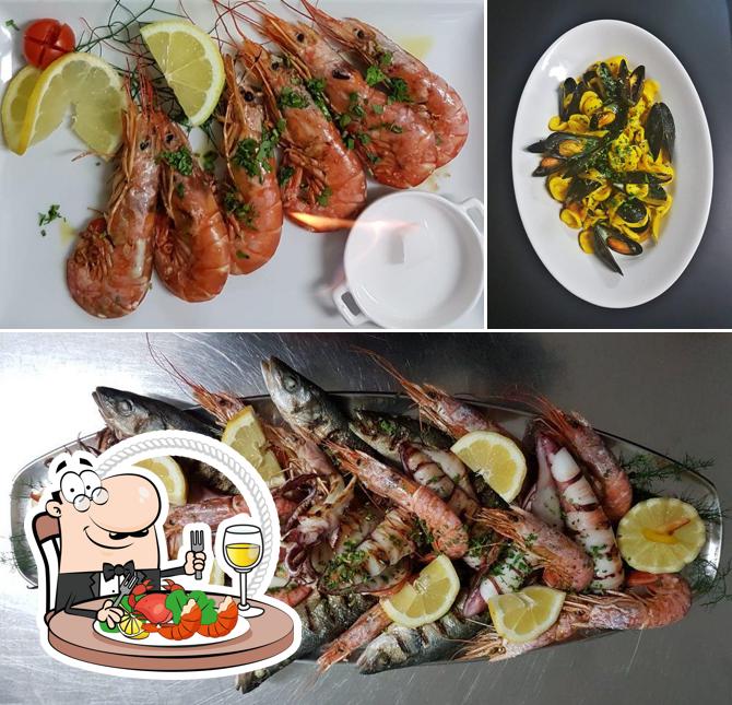 Try out seafood at Bosa, Ristorante Sa Lumenera