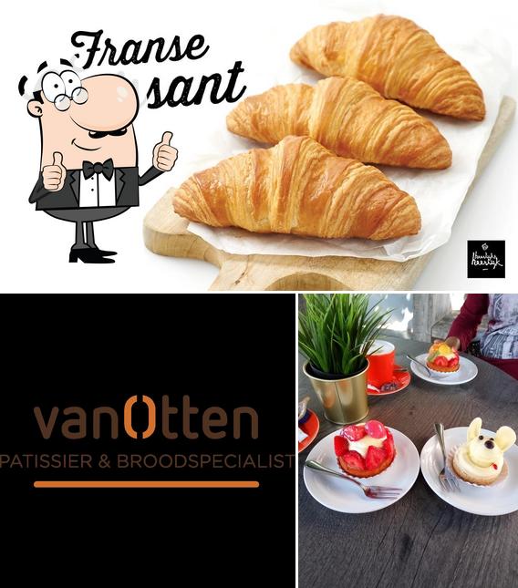 Regarder l'image de Patissier en Broodspecialist van Otten Rijssen