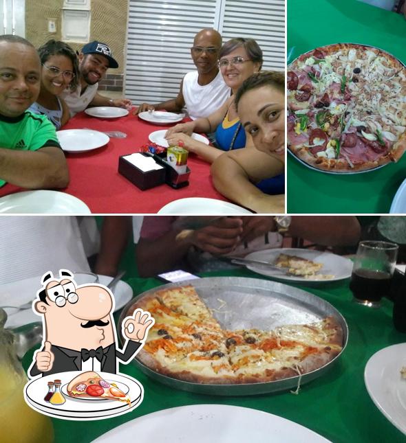 Escolha pizza no Pizzaria Nostra Casa