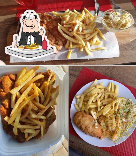 Try out fries at Strzał w 10-tkę