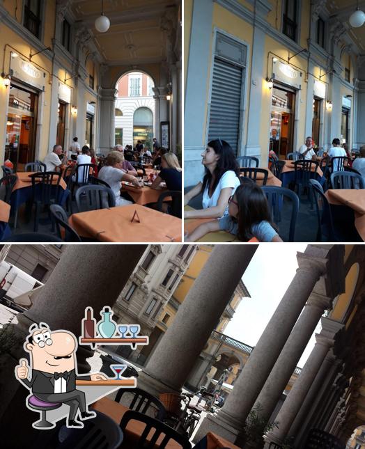 Tra le varie cose da Pizzeria Il Buco si possono trovare la interni e esterno
