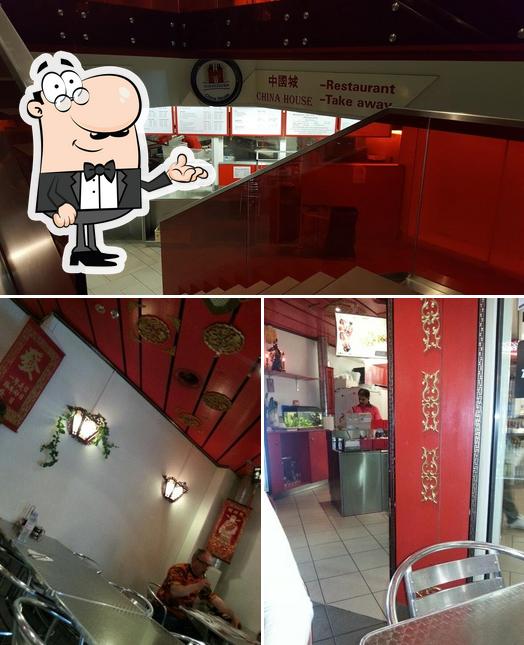 La foto di interni e esterno da China House Restaurant u. Take away