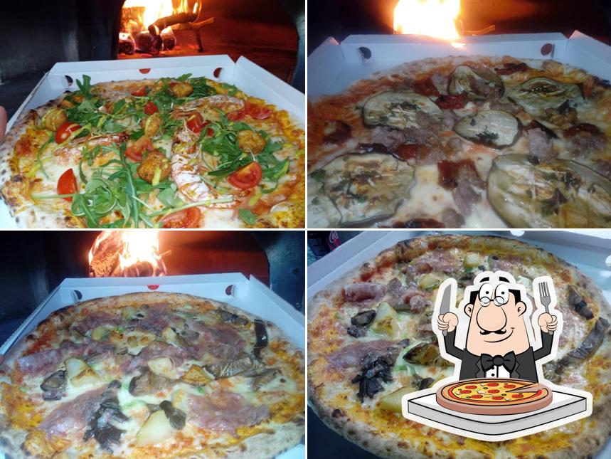 В "Pizzeria d'asporto da Palitta" вы можете отведать пиццу