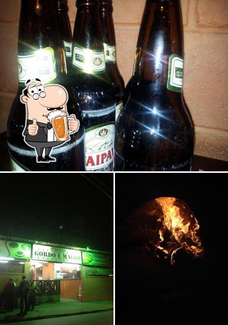 Desfute uma tulipa de cerveja leve ou escura