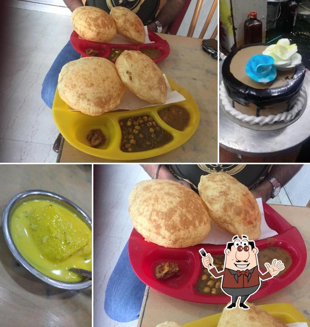 Food at Bikaner Mishthan Bhandar