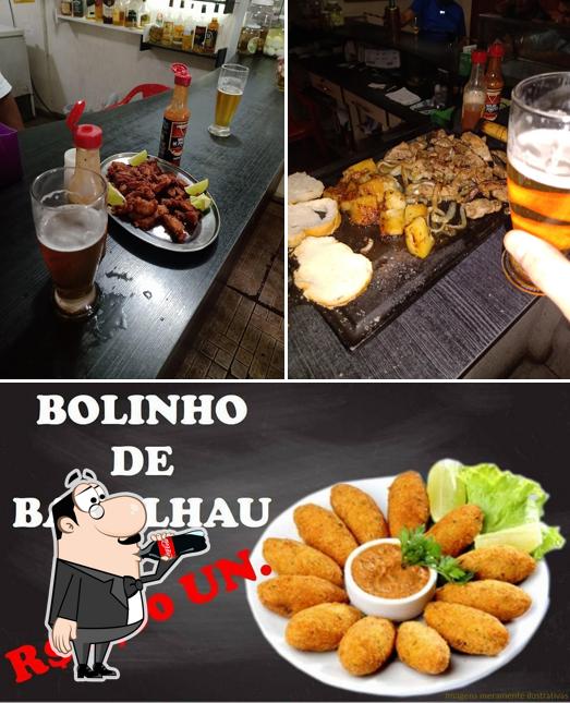 Dê uma olhada a foto apresentando bebida e comida a Bar Caminho de Casa
