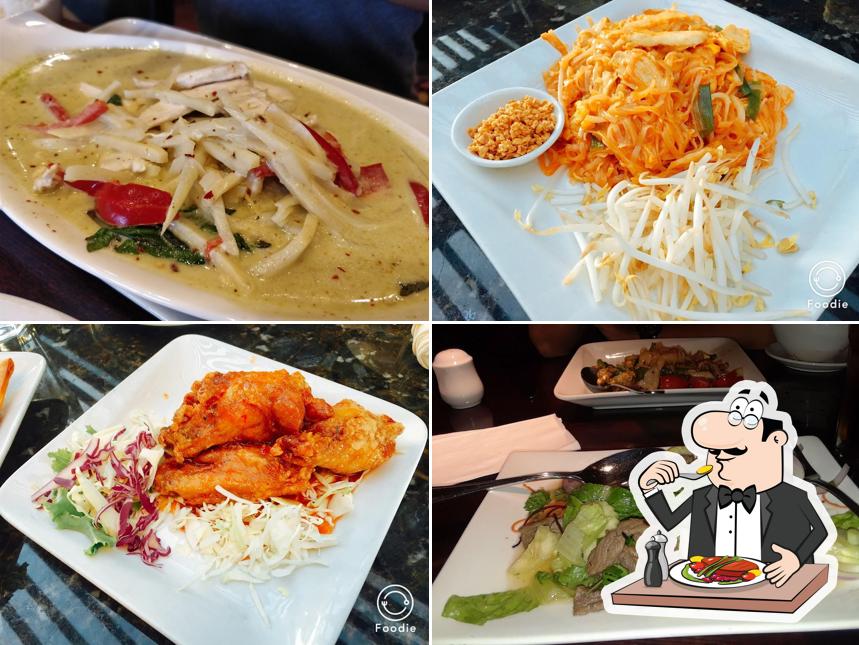 Pin Kaow Thai Restaurant Eastern, 9530 S Eastern Ave in Las Vegas