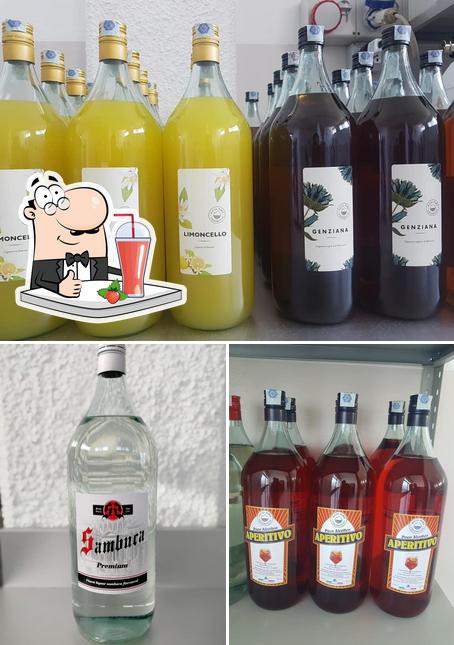 Goditi qualcosa da bere a Liquorificio ALCOL PURO SRLS