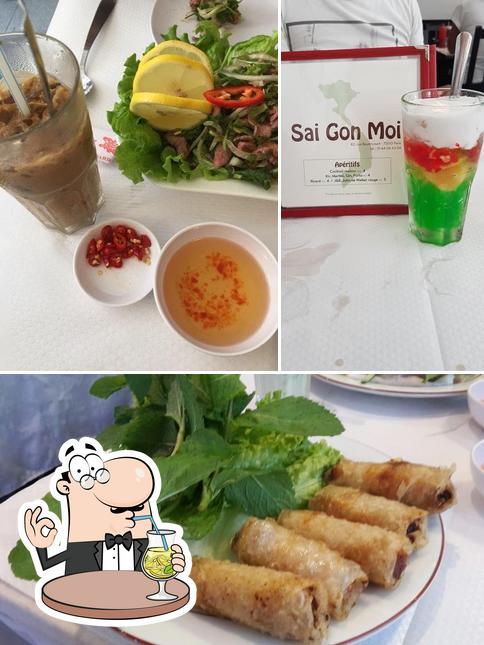 This is the picture displaying drink and food at Restaurant Saigon Moi