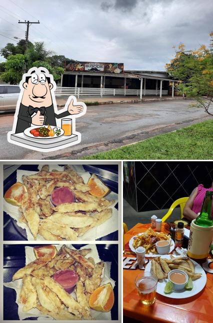 A comida e exterior do restaurante