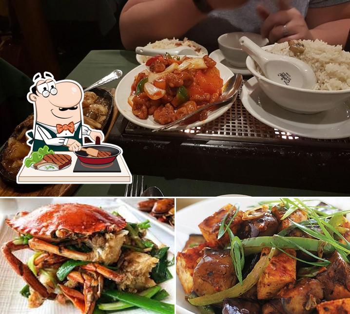 Отведайте мясные блюда в "Kam Tong Garden"