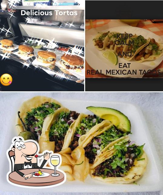 El Tapatio Food Truck in Milwaukee Restaurant menu and reviews