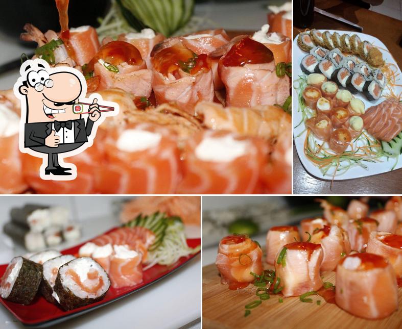 Rolos de sushi são oferecidos por Sakai