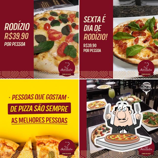 Escolha pizza no Interlúdio Pizzaria