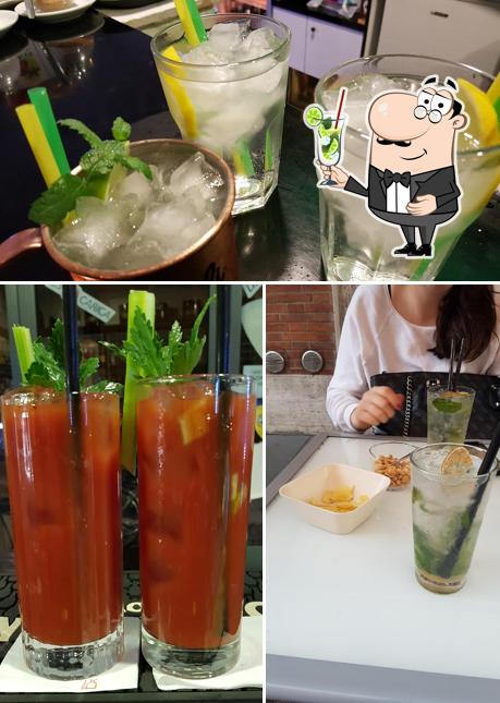 Assaggia i tanti drink che propone Bar Angel da Alle