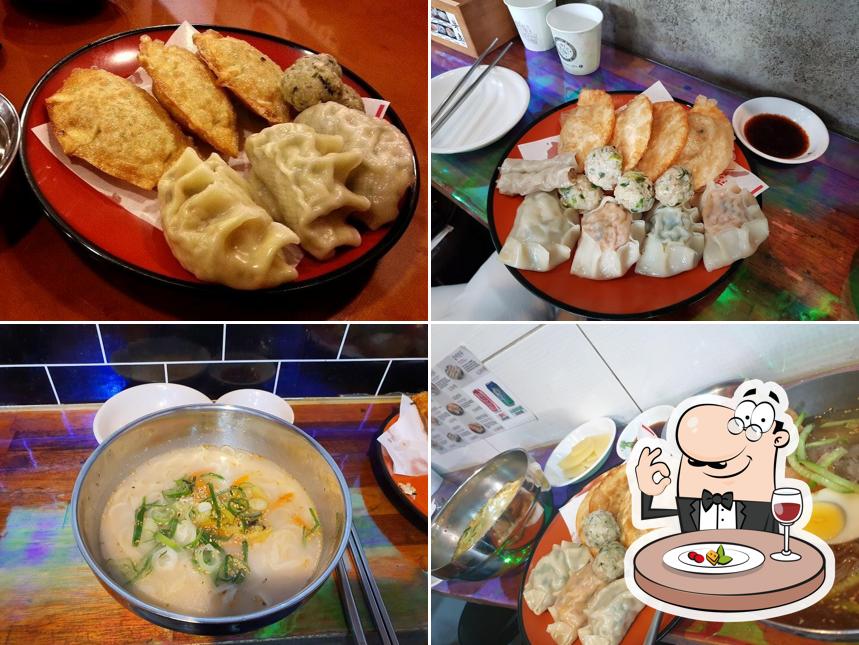 Еда в "Bukchon Son-mandu"
