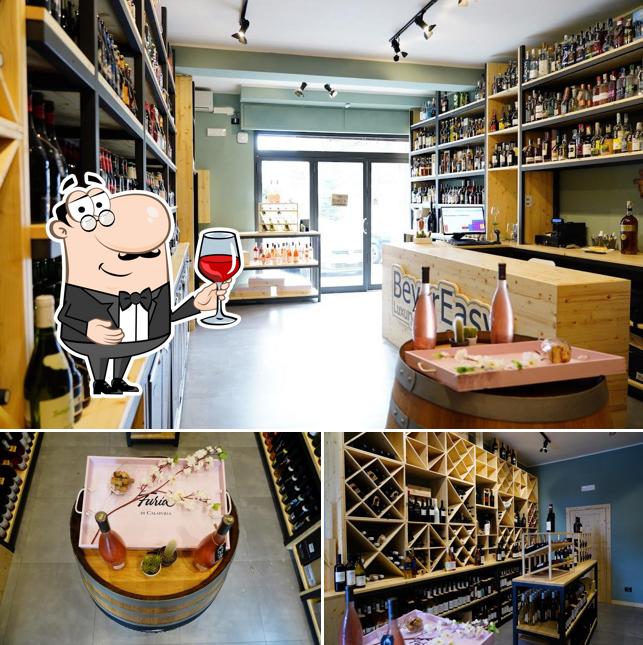 Prenditi un bicchiere di vino a Bevereasy Boutique