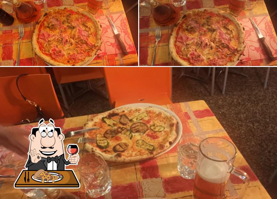 Ordina una pizza a Caffé Sociale