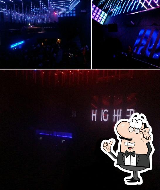 Veja imagens do interior do Higher Club