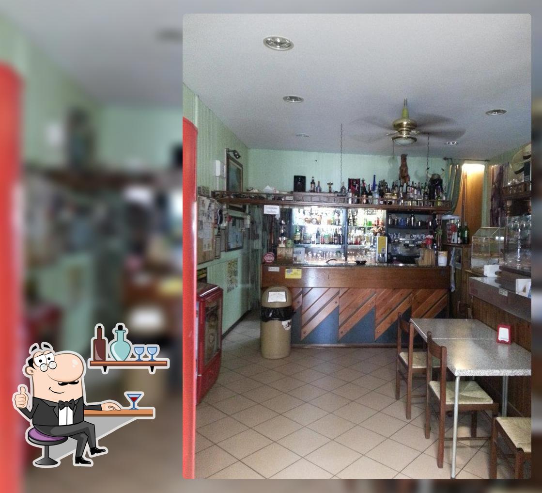 Siediti a un tavolo di La Suce