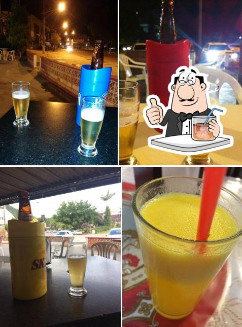 Tome uma bebida do menu