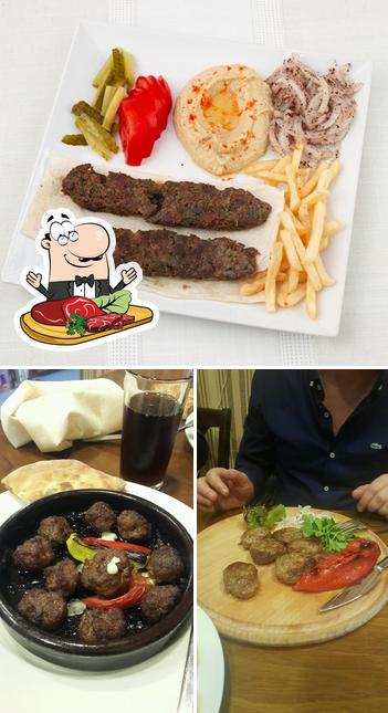 Prueba un plato con carne en Et-Çi Mill & Grill