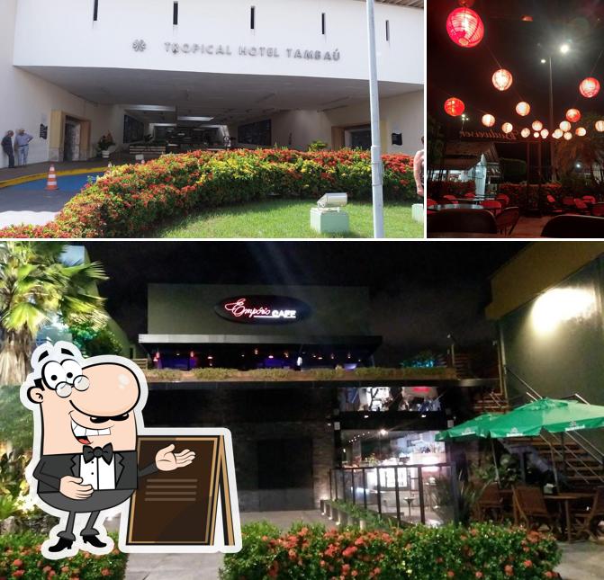 Veja imagens do exterior do Empório Café