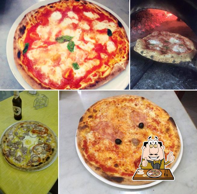 Scegli una pizza a Pizzeria il Riccio