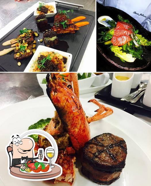 Order seafood at Pool Bar @ Jumeirah Emirates Towers
