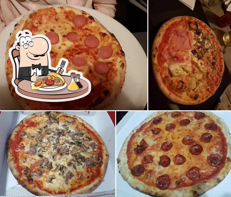 Prenditi una pizza a Osteria Pizzeria Paia