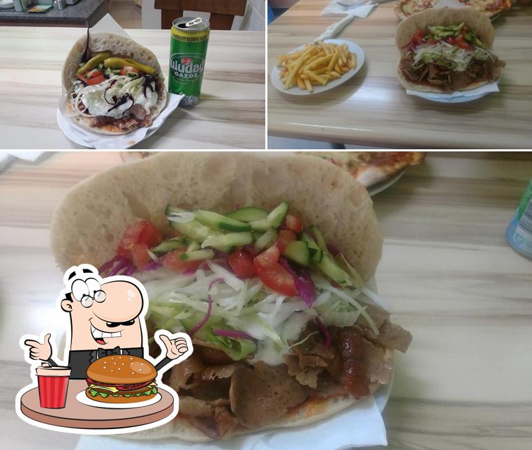 Prenez un hamburger à Antalya Grill