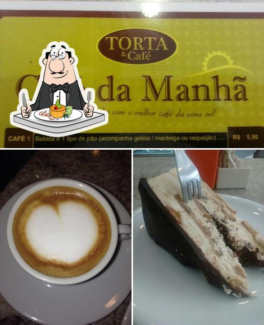 Entre diferentes coisas, comida e bebida podem ser encontrados no Torta & Cafe