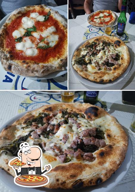 Prenditi una pizza a Pizzeria Spaccanapoli