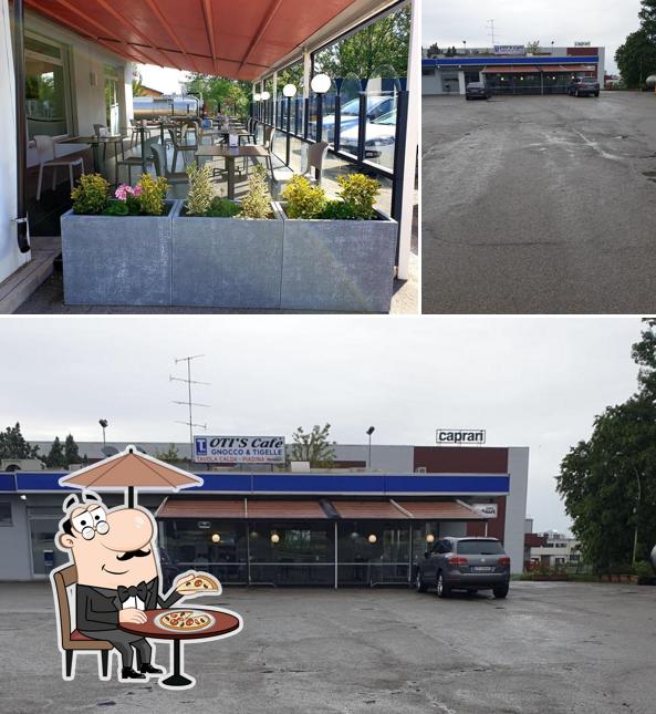 Gli esterni di Oti's Cafè
