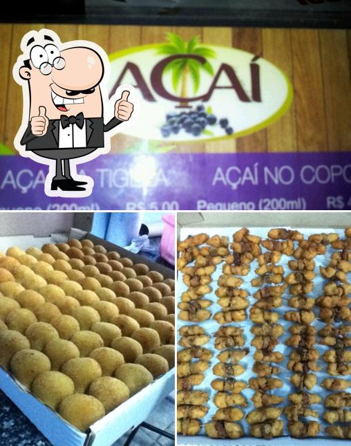 Look at the picture of Bar do Coxinha