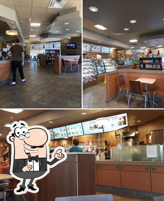 L'intérieur de Tim Hortons