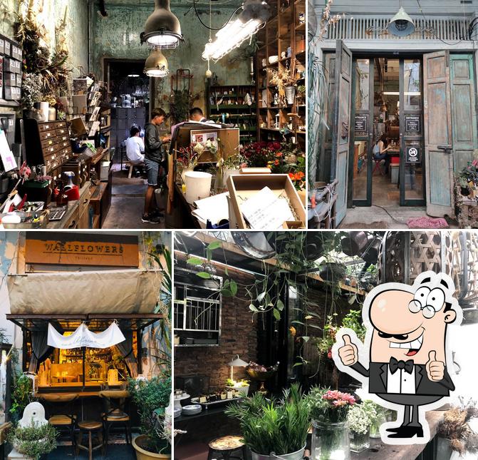 Wallflowers Cafe, Bangkok, 3133 ซ. นานา Restaurant menu and reviews