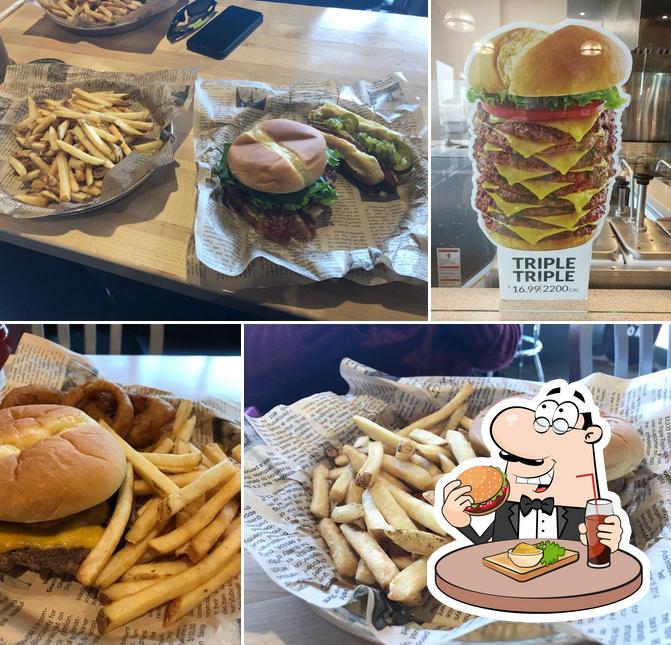 Wayback Burgers in Oakbrook Terrace Restaurant menu and reviews