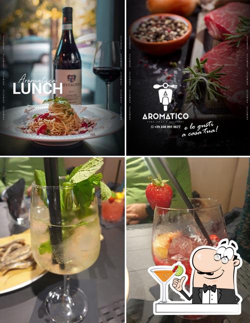 Questa è la immagine che raffigura la bevanda e cibo di AROMATICO | cocktail & bistrot