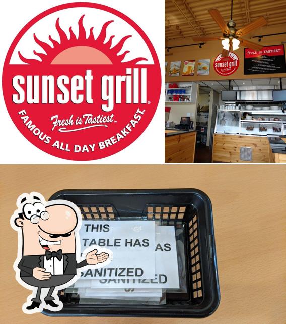 Regarder cette image de Sunset Grill