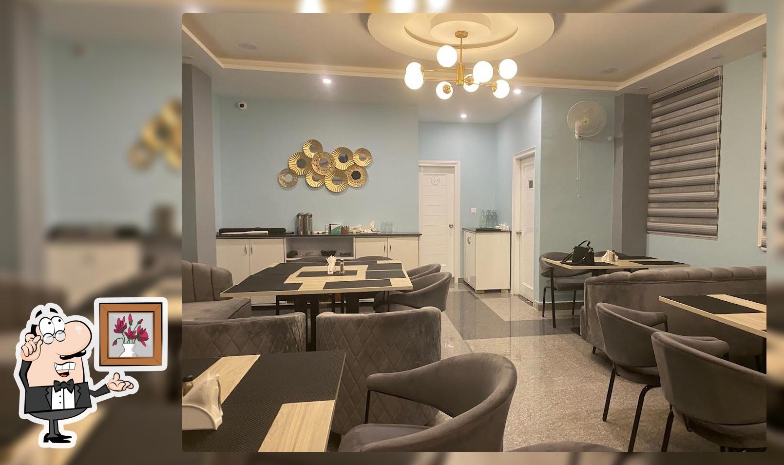 Uptown Cafe and Restaurant