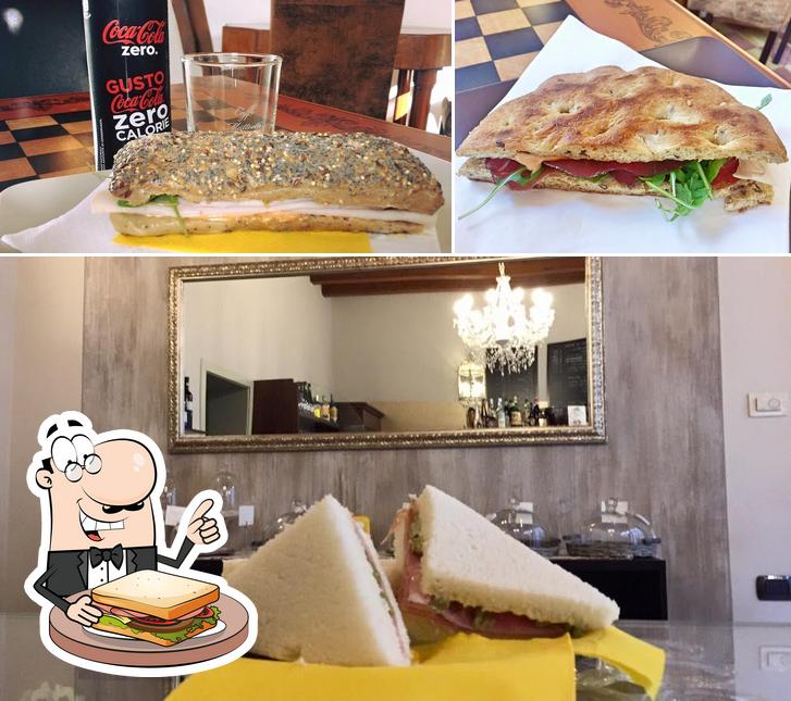 Fatti un panino a Caffè Matteotti