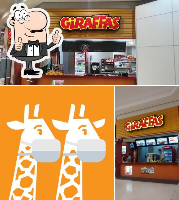 Look at this image of Giraffas Hiper Carrefour São Vicente