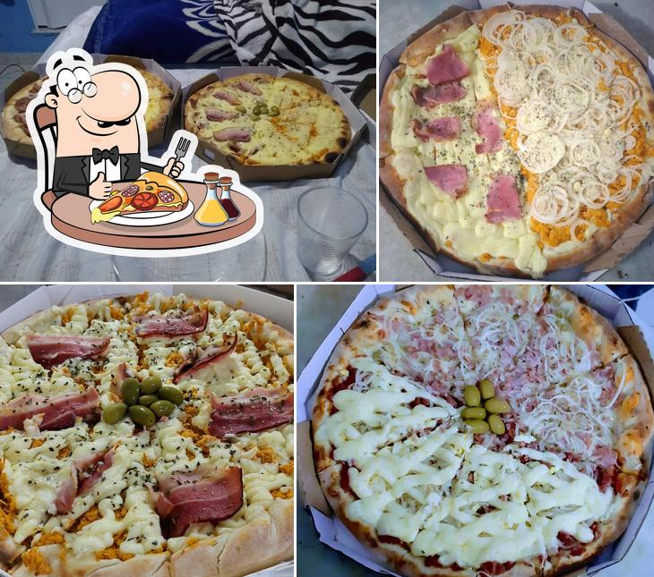 At Pizzaria e Esfiharia Donnata, you can order pizza