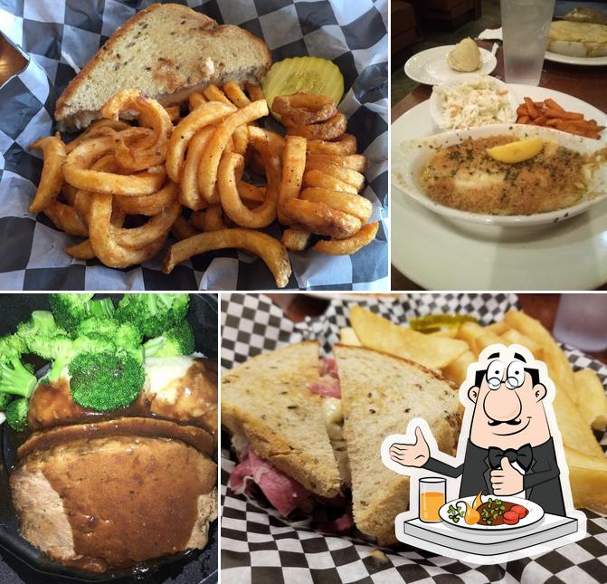 Chelo's Hometown Bar & Grille, 45 Newport Ave D in East Providence