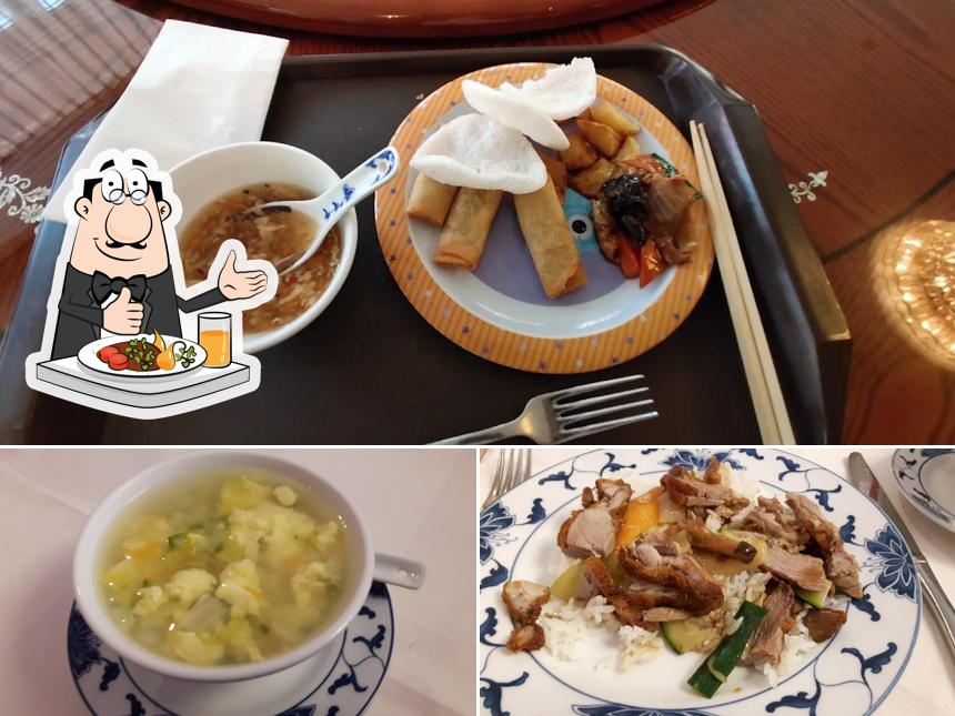 Еда в "China Restaurant Yong Hao"